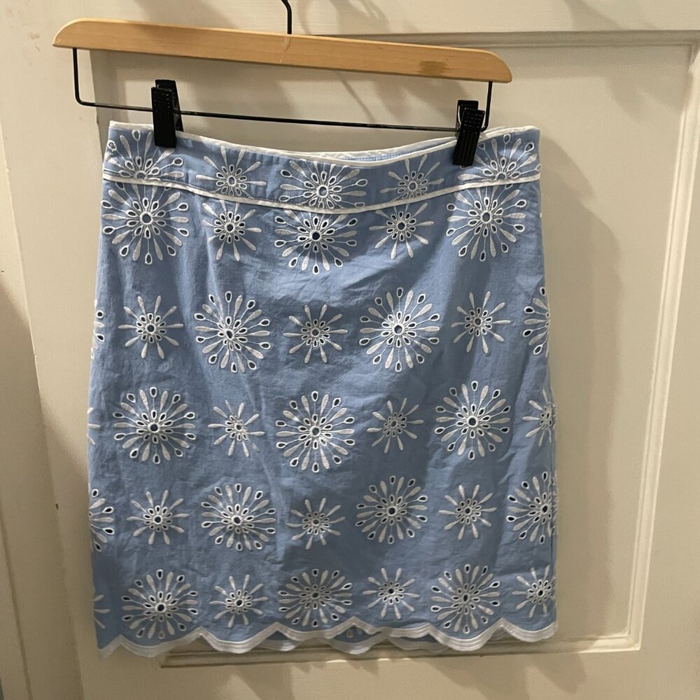 Talbots Chambray Starburst Eyelet A-Line Skirt With White Scalloped Hem Size 2 - Picture 3 of 7